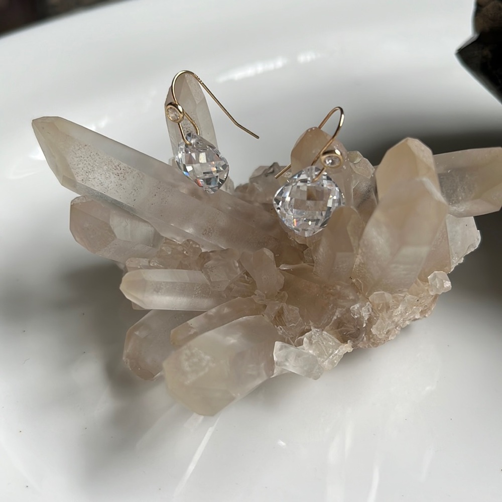 NWOT 14k Swarovski crystal 10mm dangles